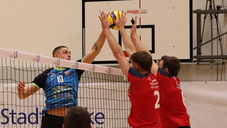 Im Hinspiel hatte sich Severin Hauke (links) mit den Hammelburg Volleys dem SSC Karlsruhe mit 1:3 geschlagen geben müssen. - Im Hinspiel hatte sich Severin Hauke (links) mit den Hammelburg Volleys dem SSC Karlsruhe mit 1:3 geschlagen geben müssen. Im Hinspiel hatte sich Severin Hauke (links) mit den Hammelburg Volleys dem SSC Karlsruhe mit 1:3 geschlagen geben müssen. - Im Hinspiel hatte sich Severin Hauke (links) mit den Hammelburg Volleys dem SSC Karlsruhe mit 1:3 geschlagen geben müssen.