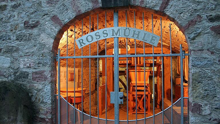 De Eingang zur Rossmühle in Karlstadt.