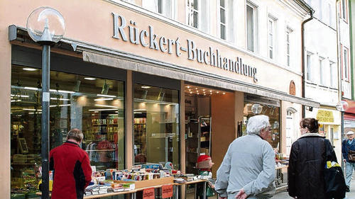 Einen Monat lang ist Räumungsverkauf, dann schließt die Rückert-Buchhandlung in der Keßlergasse für immer. - Einen Monat lang ist Räumungsverkauf, dann schließt die Rückert-Buchhandlung in der Keßlergasse für immer. Einen Monat lang ist Räumungsverkauf, dann schließt die Rückert-Buchhandlung in der Keßlergasse für immer. - Einen Monat lang ist Räumungsverkauf, dann schließt die Rückert-Buchhandlung in der Keßlergasse für immer.