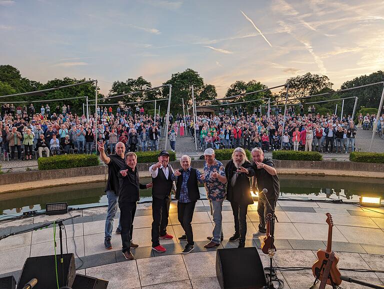 Die Spider Murphy Gang spielt beim Rösler Open Air 2025 – unplugged. Die Spider Murphy Gang spielt beim Rösler Open Air 2025 – unplugged.