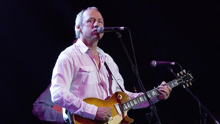 Mark Knopfler wird 75       -  Mark Knopfler bei einem Konzert im Jahr 2004. (Archivfoto)