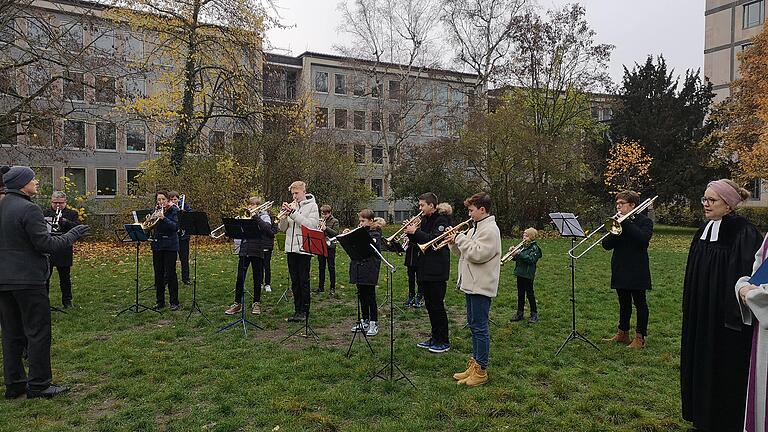 Posaunenchor der Dekanatsmusikschule mit Leitung vom Michael Munzert.