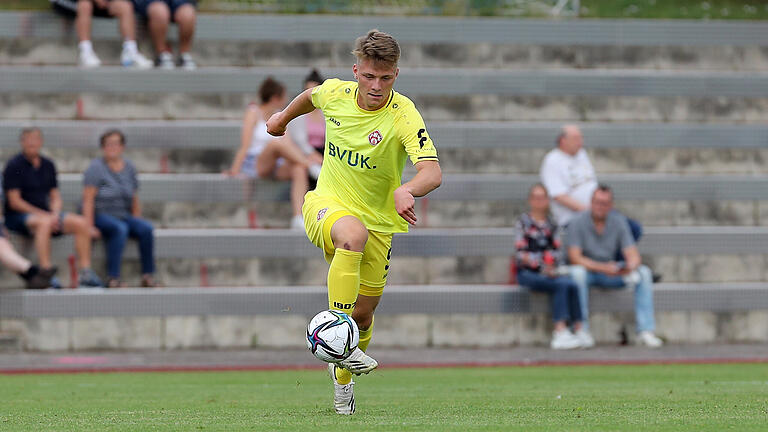 Neuzugang Leon Schneider (FC Würzburger Kickers). Neuzugang Leon Schneider (FC Würzburger Kickers).
