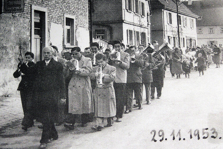 Vier Jahre nach der Gründung führte Pfarrer Hans Rotter bereits einen stattlichen Posaunenchor an.