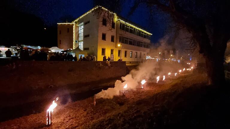 Auf der Schonunger Weihnacht herrscht durch die Lichtinstallationen und das Stadtambiente immer eine einzigartige Stimmung. Auf der Schonunger Weihnacht herrscht durch die Lichtinstallationen und das Stadtambiente immer eine einzigartige Stimmung.