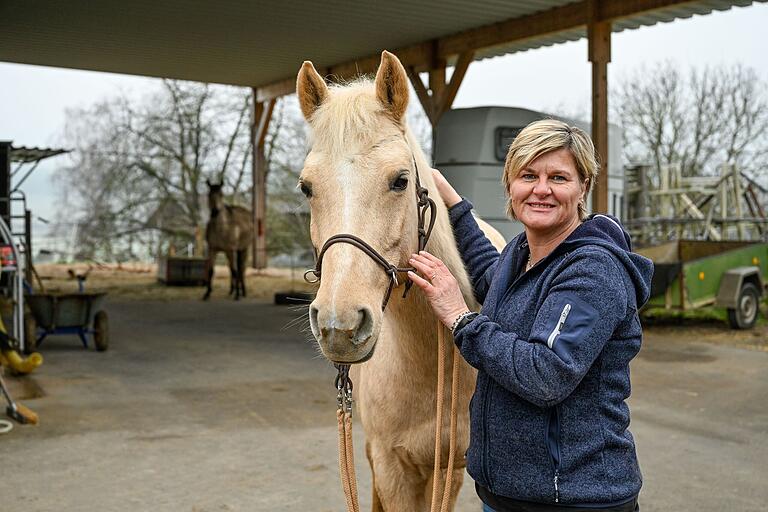 Ihre Pferde geben Landwirtin Carola Müller-Arnold Kraft. Heute berät sie andere Frauen, die unter Depressionen leiden. Ihre Pferde geben Landwirtin Carola Müller-Arnold Kraft. Heute berät sie andere Frauen, die unter Depressionen leiden. 