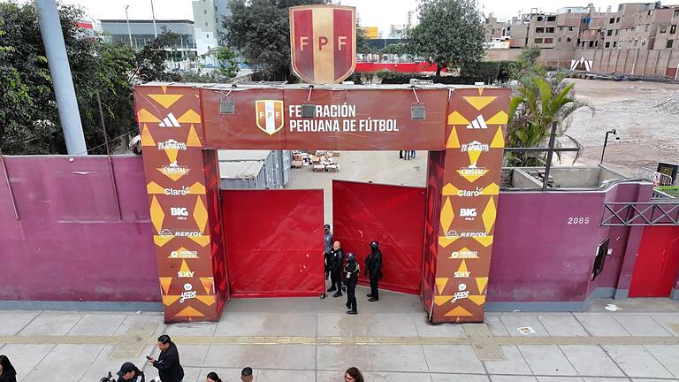 Präsident des Fußballverbands in Peru festgenommen       -  Gegen alle Festgenommenen wird wegen Betrugs, Korruption und Geldwäsche ermittelt.