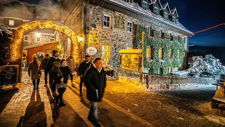 Nicht nur im Kloster Kreuzberg (im Bild), sondern auch an vielen anderen Orten in Rhön-Grabfeld finden in diesem Jahr wieder Adventsmärkte statt.