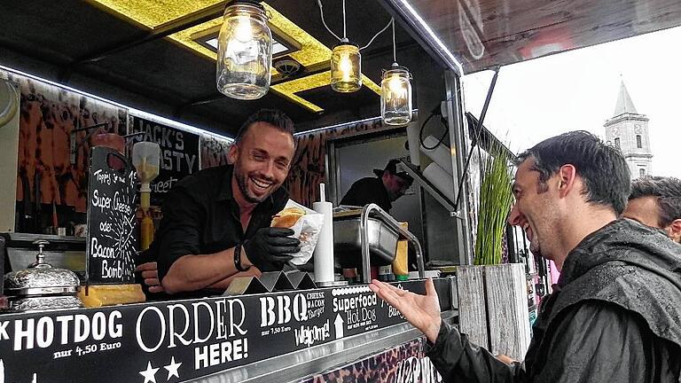 Gute Laune: bei den Food-Truckern wie bei den Kunden.