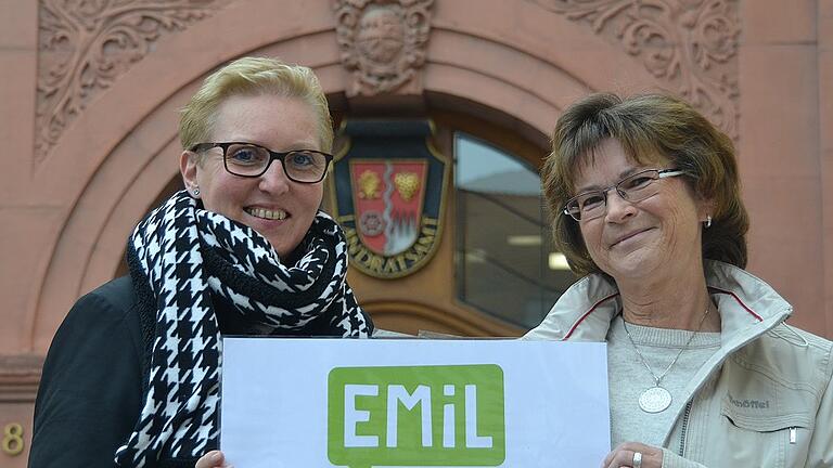 &bdquo;EMiL&ldquo; steht für &bdquo;Engagierte Menschen im Landkreis&ldquo; und ist ein Projekt zur Förderung des Ehrenamts. Im Bild die Agenda-21-Beauftragte Ilse Krämer (links) und Gerlinde Stumpf, die Leiterin der Freiwilligen-Agentur Main-Spessart.