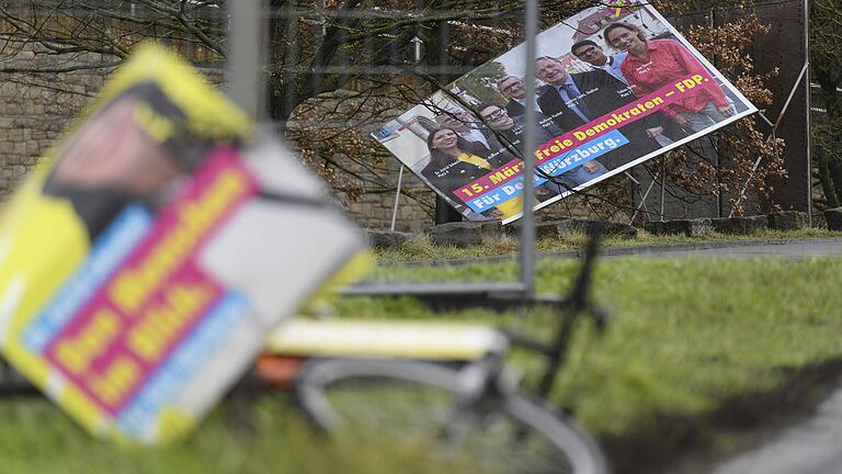 Neben umgefallenen Wahlplakaten, Fahrrädern und Straßenschildern hat das Sturmtief Sabine in Stadt- und Landkreis Würzburg keine größeren Schäden hinterlassen. Neben umgefallenen Wahlplakaten, Fahrrädern und Straßenschildern hat das Sturmtief Sabine in Stadt- und Landkreis Würzburg keine größeren Schäden hinterlassen. 