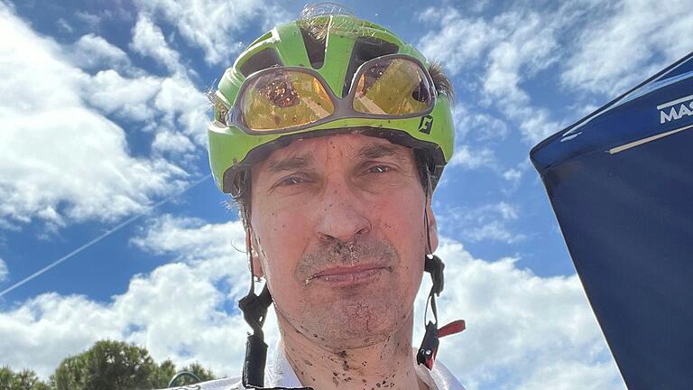 Selfie mit Smartphone nach Zieleinlauf. Selfie mit Smartphone nach Zieleinlauf.