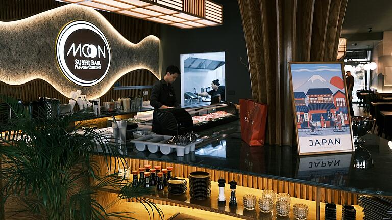 Auch die Moon Sushi Bar erhielt eine Förderung. Auch die Moon Sushi Bar erhielt eine Förderung.