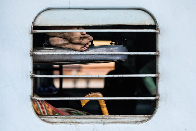 Das Foto entstand um 5 Uhr früh am Bahnhof in Delhi.