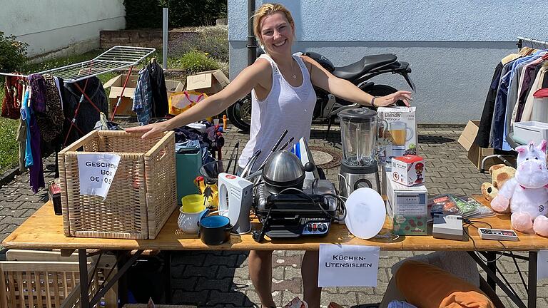 Initiatorin Melissa Rößner freute sich über den Andrang beim ersten 'Garage Sale' in Hambach.&nbsp;