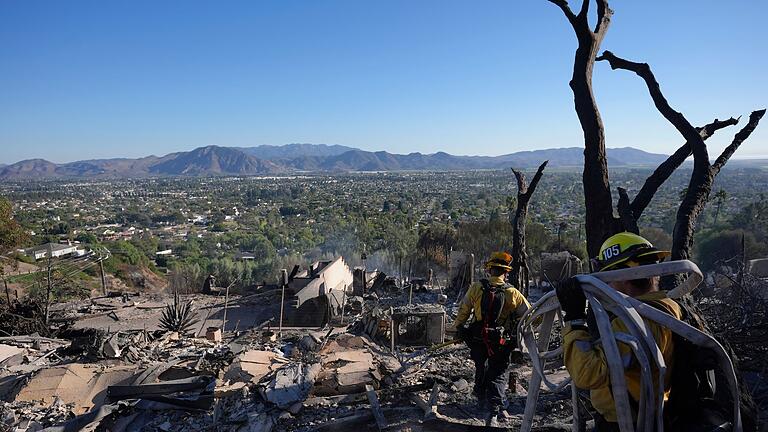 Waldbrände in Kalifornien       -  Zerstörungen durch das Mountain Fire im Süden Kaliforniens.