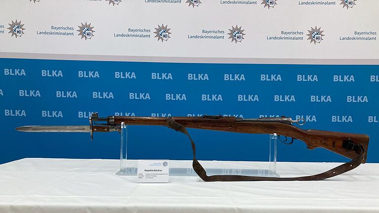 Tatwaffe vom Anschlag in München       -  Der Verkäufer der Waffe hat laut den Ermittler nicht gewusst, dass gegen den Täter ein behördliches Waffenbesitzverbot bestanden hatte.