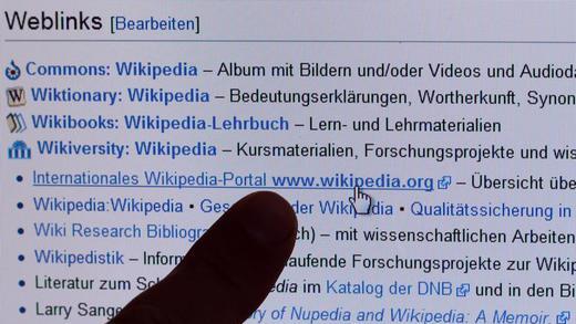 Leistungsschutzrecht im Internet       -  Der Weg für eine Abstimmung im Bundestag über das umstrittene Leistungsschutzrecht für Verlage im Internet ist frei. Der Rechtsausschuss hat einem entschärften Entwurf zugestimmt. Symbolfoto: Jens Büttner