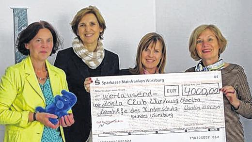 Lernhilfe erhält 4000 Euro von Zonta       -  Würzburg (st)   Zum Geburtstag wünschte sich ein Mitglied des Zonta Club Würzburg Electra anstelle von Geschenken Spenden zur Förderung lernschwacher Kinder. Die zusammengekommenen 4000 Euro überreichte Präsidentin Yvonne Pechar nun an die Lernhilfe des Kinderschutzbunds in Würzburg. Das Augenmerk des Geburtstagskindes war von dessen Tochter, einer Lehrerin, auf die Unterstützung lernschwacher Kinder gelenkt worden. Für die Lehrer bedeutet es eine enorme Herausforderung, Schüler mit unterschiedlichen Leistungen gleichsam zu interessieren und jede Gruppe adäquat zu fördern. 2013 wurden 1400 Helferstunden geleistet.