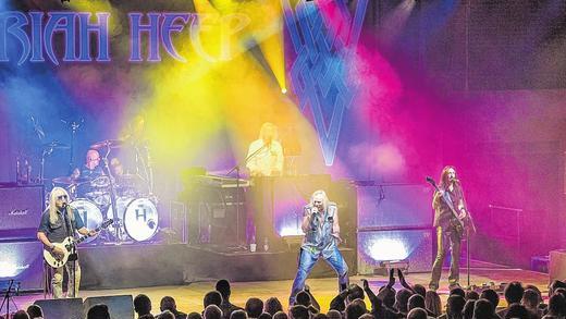 Begeistertes Publikum: 800 Fans feierten Uriah Heep in Sennfeld.