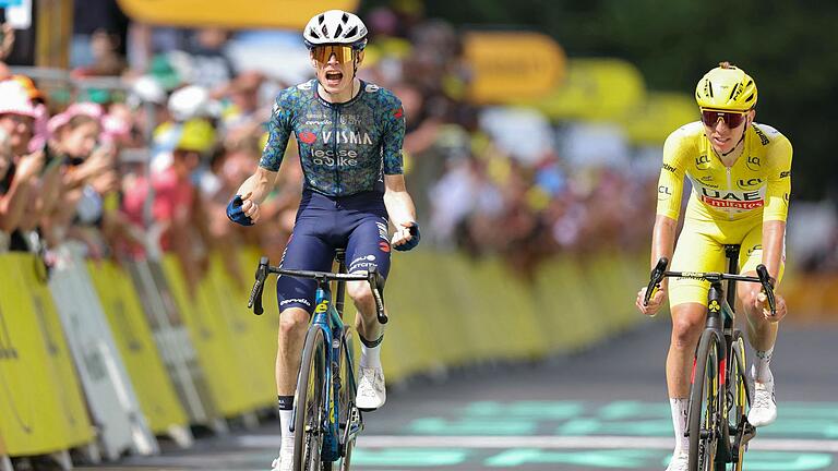 UCI WorldTour - Tour de France       -  Jonas Vingegaard (l) setzte sich auf der elften Etappe vor Tadej Pogacar durch.