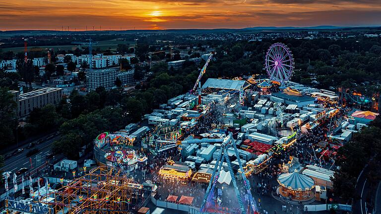 Am 9. Juni beginnt das Schweinfurter Volksfest 2023; diesmal wieder mit Feuerwerken und Rahmenprogramm. Vergangenes Jahr, aus dem diese Aufnahme stand, musste coronabedingt noch vieles ausfallen.