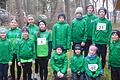 Erfolgreiche Schweinfurter Crossläufer:innen mit stehend von links: Carolina Kemper, Greta Henninger, Milena Retka, Paula Moser, Alysa Gezerdag, Anton Dinkel, Jan Walter, Lars Müller, Kilian Kemper und Jan Müller sowie sitzend von links Oskar Dinkel, Nina Müller und Hannah Walter.