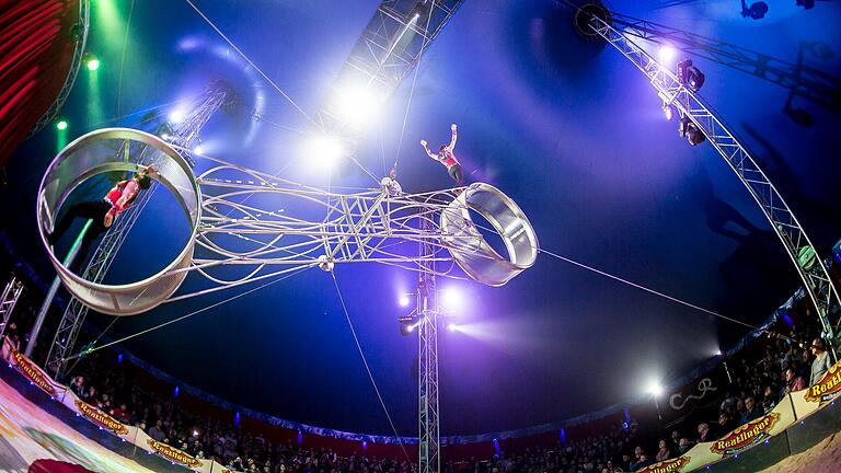 Das wird rasant: Los Ortiz präsentieren beim Weihnachtscircus in Bad Mergentheim ihren Todesrad-Thriller aus Kolumbien.