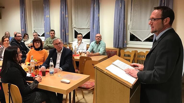 Die Sander SPD hat Matthias Zink als Kandidaten zur Bürgermeisterwahl nominiert. In seiner Ansprache machte der 49-Jährige seine Ziele deutlich. Die Sander SPD hat Matthias Zink als Kandidaten zur Bürgermeisterwahl nominiert. In seiner Ansprache machte der 49-Jährige seine Ziele deutlich.