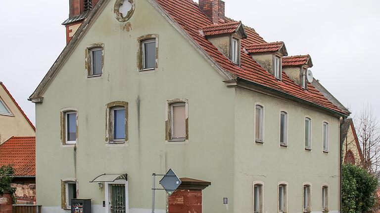 Das Euerdorfer Juz ist nicht gerade in einem guten Zustand. - Das Euerdorfer Juz ist nicht gerade in einem guten Zustand. Das Euerdorfer Juz ist nicht gerade in einem guten Zustand. - Das Euerdorfer Juz ist nicht gerade in einem guten Zustand.