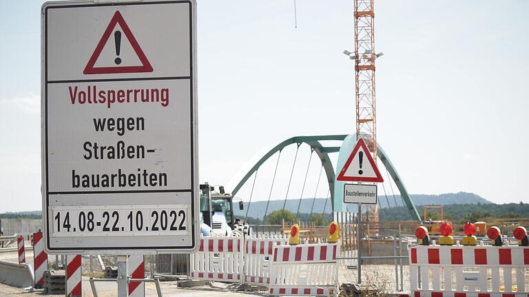 Die Mainbrücke Horhausen wird für den Verkehr in Kürze vorübergehend komplett gesperrt.