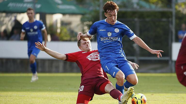 Antreiber im Mittelfeld beim Würzburger FV. Simon Schäffer (rechts), hier im Spiel gegen den ASV Neumarkt, fordert Einsatz und Wille im bevorstehenden Auswärtsspiel beim FC Sand. Bei der Niederlage gegen Don Bosco Bamberg habe beides nicht gestimmt. Antreiber im Mittelfeld beim Würzburger FV. Simon Schäffer (rechts), hier im Spiel gegen den ASV Neumarkt, fordert Einsatz und Wille im bevorstehenden Auswärtsspiel beim FC Sand. Bei der Niederlage gegen Don Bosco Bamberg habe beides nicht gestimmt.