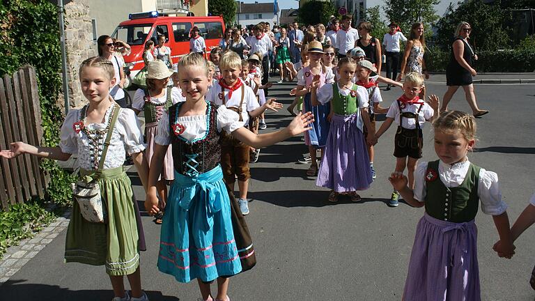 Auch der Nachwuchs der Bercher Plüapaare, die 'Plüakids', lief beim Umzug mit.