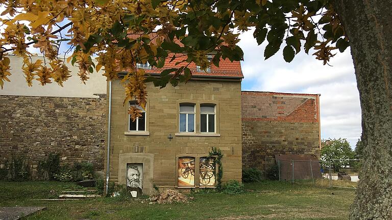 Der erste Bauabschnitt für den Anbau neben dem Philipp-Moritz-Fischer-Haus in der Oberndorfer Mitte neben dem Feuerwehrhaus wird Ende des Jahres begonnen.