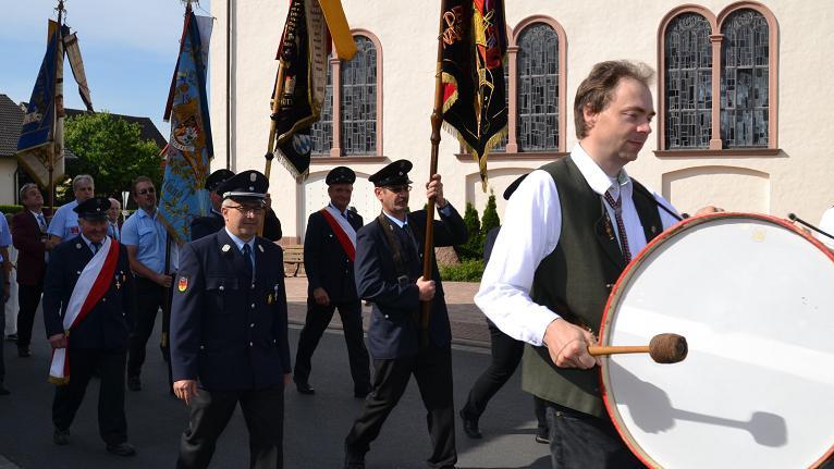 Etwa 20 Gruppen nahmen am Jubiläumsumzug teil.