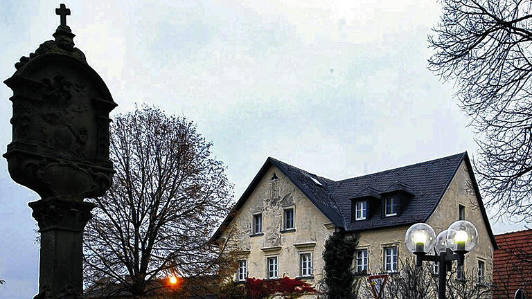 Stattliches Anwesen: Die Hubertusklause an der Wallfahrtskirche in Fährbrück.