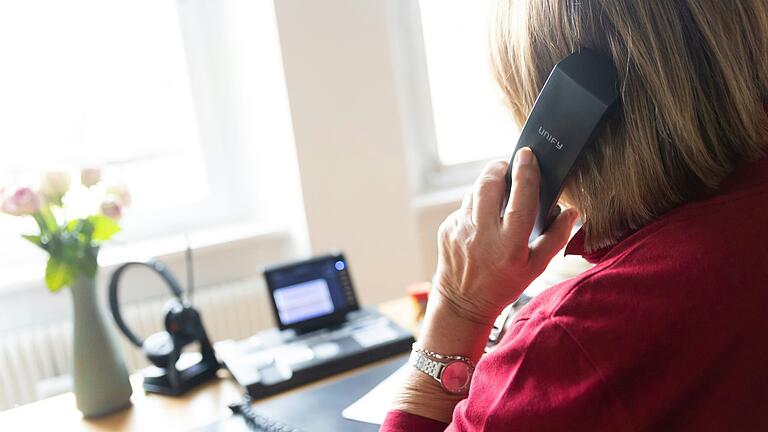 Die Telefonseelsorge in Bamberg verzeichnet steigende Anruferzahlen. Menschen wird anonym, verschwiegen und kostenfrei geholfen.