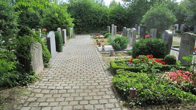 Ungepflegt und verwahrlost? Der neue Friedhof in Margetshöchheim Foto: Peter Etthöfer