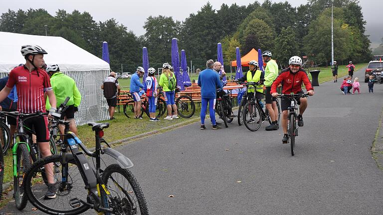 Morgens beim Start zum Rad-Vierer in Kothen - Morgens beim Start zum Rad-Vierer in Kothen Morgens beim Start zum Rad-Vierer in Kothen - Morgens beim Start zum Rad-Vierer in Kothen