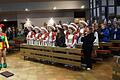Beim Faschingsgottesdienst in Wargolshausen wude nicht nur die Geschichte vom Gaukler vorgetragen, sondern auch vor dem Altar von Marie Seufert tanzend dargestellt.