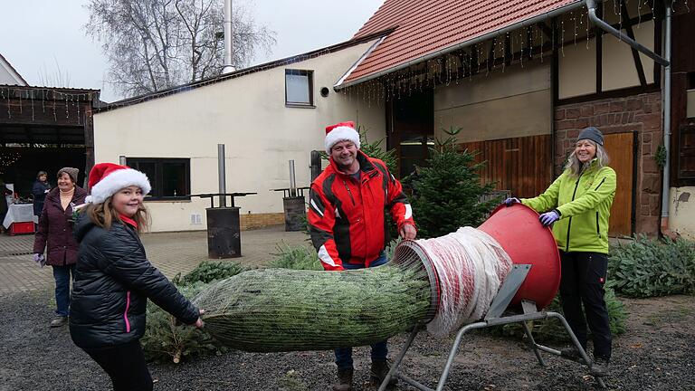 Neben Handgemachtem und kulinarischen Genüssen gab es natürlich auch den Wunschweihnachtsbaum.