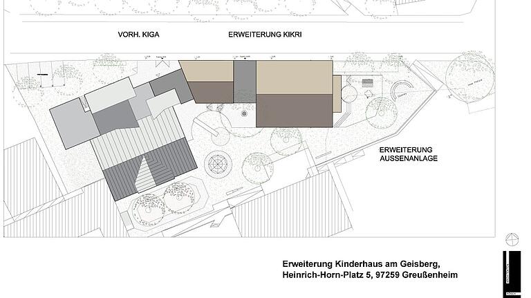 Weil das Kinderhaus in Greußenheim aus allen Nähten platzt, soll es eine Erweiterung erfahren. Durch den Bau einer Stützmauer (in der Darstellung rechts) wurde der erforderliche Platz geschaffen für eine Außenspielfläche. Nach der Winterpause kann somit der Erweiterungsbau in Angriff genommen werden.