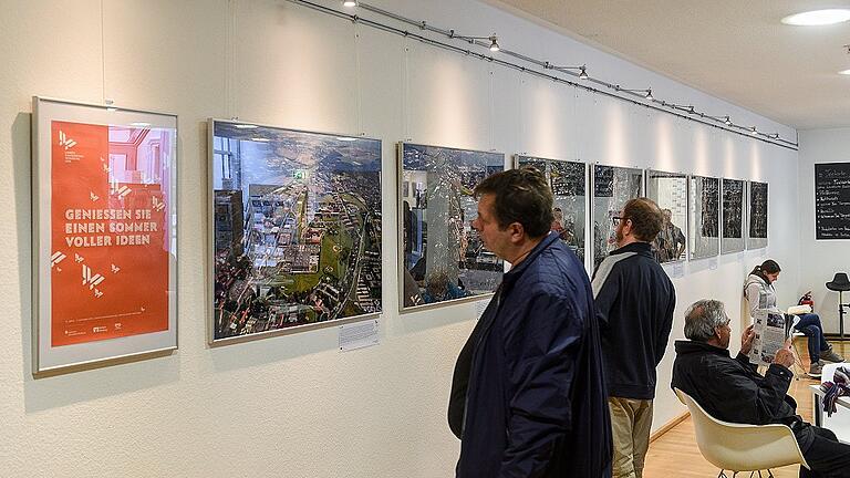 Mit einer Fotoausstellung in der Stadtbücherei wirbt die Landesgartenschau für das Großereignis im nächsten Jahr im neuen Stadtteil Hubland. Foto Thomas Obermeier.