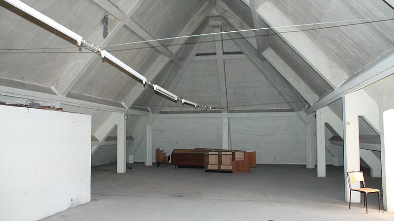 Der eindrucksvolle Dachboden des Goethebunkers, komplett aus Beton gefertigt.