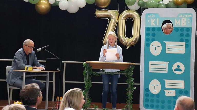 Schülerin Charlotte liest die Reden der MB-KI. Schülerin Charlotte liest die Reden der MB-KI.