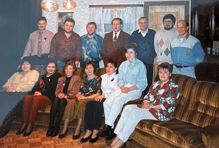 Nach 1973 fand sich eine junge Gruppe zusammen, die die Tradition des Theaterspiels in Wegfurt wieder weiterführte. Nach 1973 fand sich eine junge Gruppe zusammen, die die Tradition des Theaterspiels in Wegfurt wieder weiterführte.