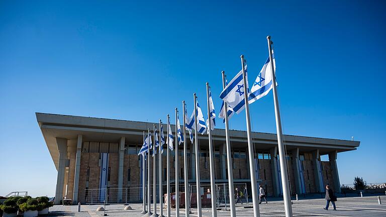 Israelisches Parlament Knesset       -  Die Mehrheit der Abgeordneten im israelischen Parlament stimmte für einen Beschluss, der die Gründung eines palästinensischen Staats ablehnt.