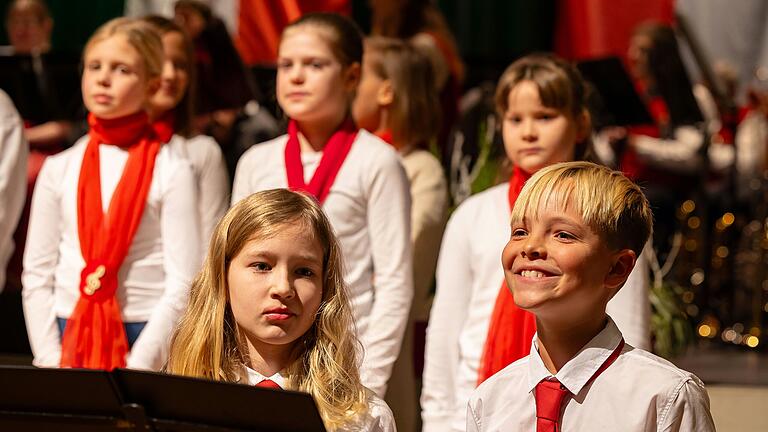 'Gut, dass wir einander haben', sang der Kinder- und Jugendchor der evangelischen Kirche. 'Gut, dass wir einander haben', sang der Kinder- und Jugendchor der evangelischen Kirche.