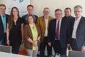 Bildungspolitisches Podiumsgespräch des Philologenverbands in Eibelstadt (von links): Tilo Hemmert (BPV), Maili Wagner (Freie Wähler), Kerstin Celina (Grüne), Peter Stegmann (BPV, Moderator), Helmut Kaltenhauser (FDP), Volkmar Halbleib (SPD), dahinter Benedikt Karl (BPV) und Michael Schwägerl, Landesvorsitzender des Bayerischen Philologeverbandes.