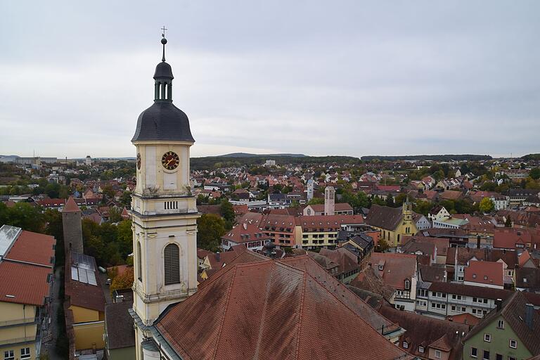 Eine herrliche Aussicht auf Uffenheim hatte man ganz oben vom Gerüst am Würzburger Torturm.